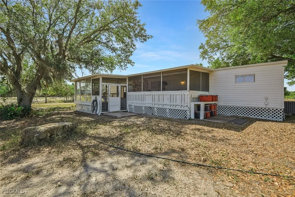 23715 Tinas Lane Fort Myers FL 33913