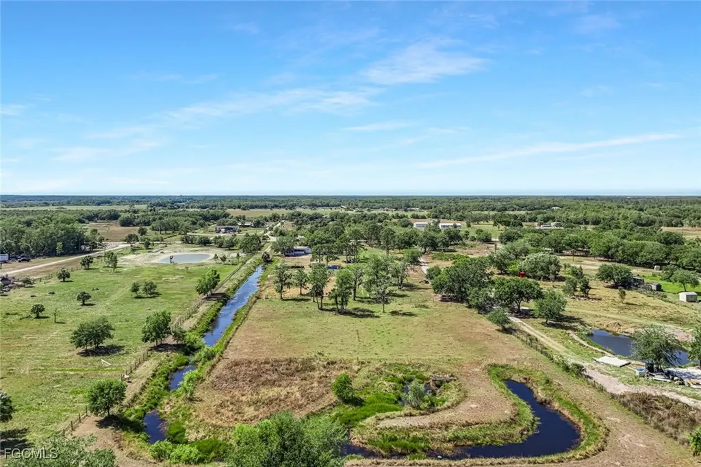 23715 Tinas Lane Fort Myers FL 33913