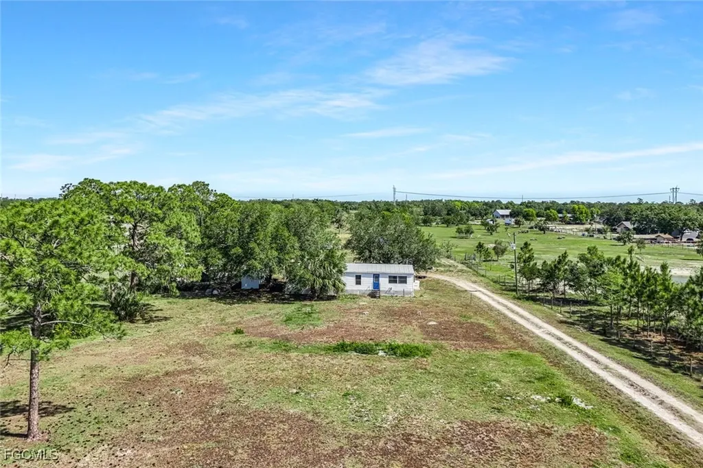 23715 Tinas Lane Fort Myers FL 33913