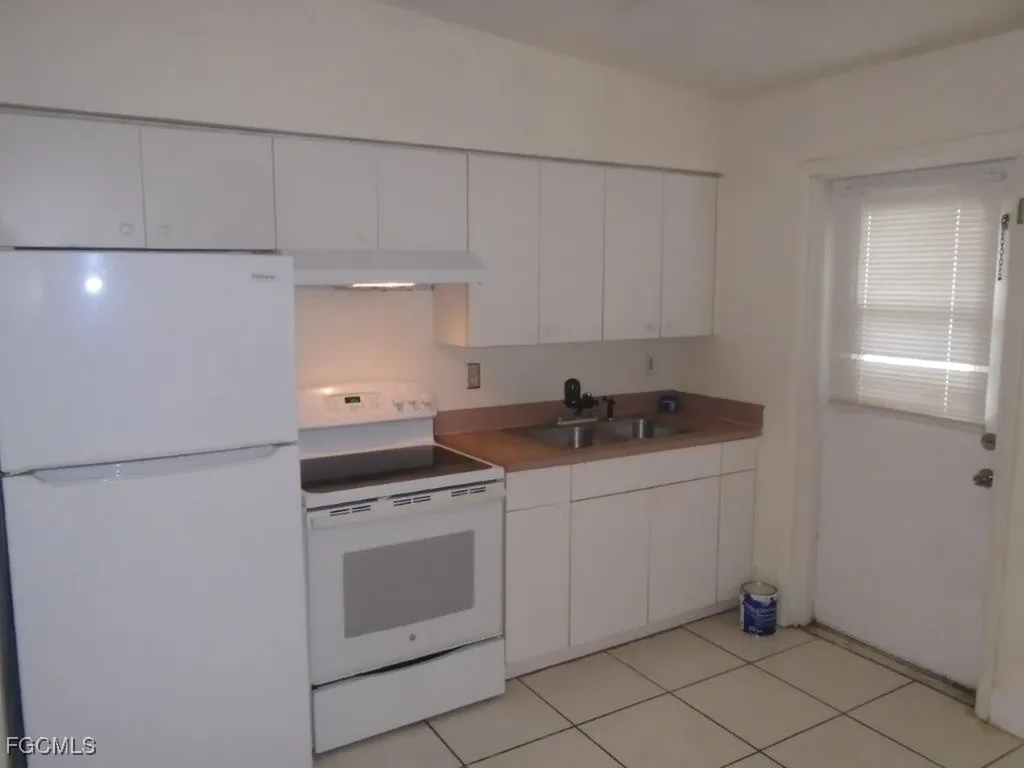 4926 York Street Cape Coral FL 33904