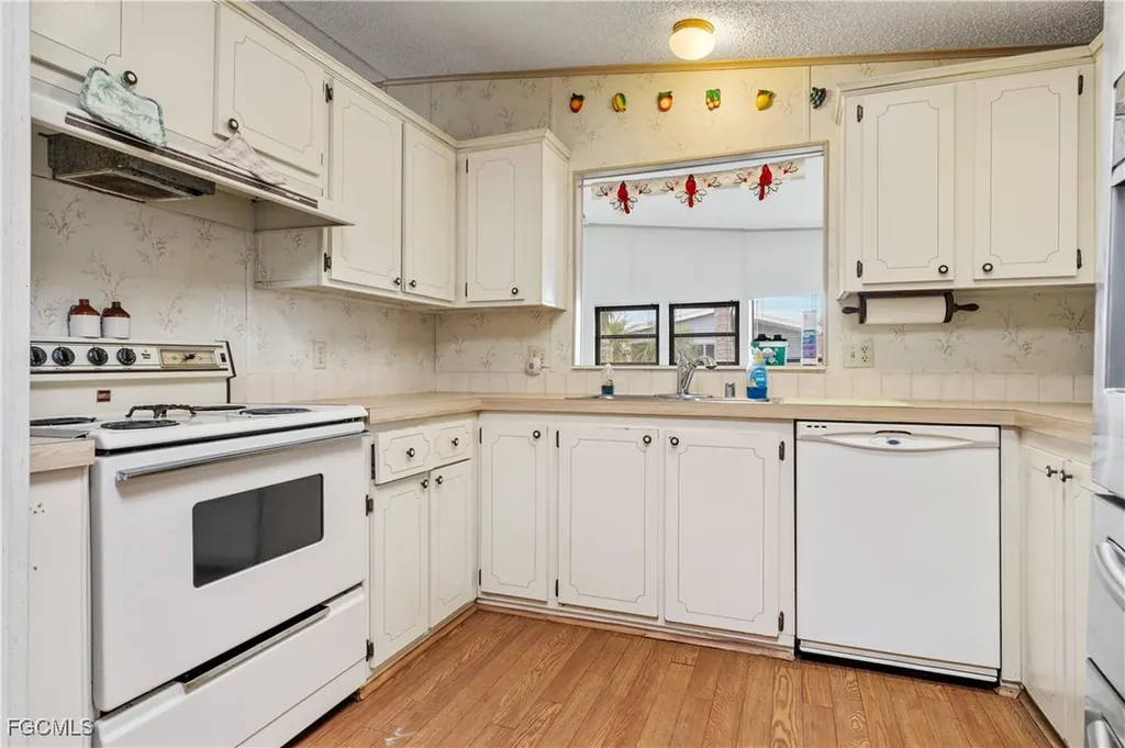 9266 Desoto Drive North Fort Myers FL 33903