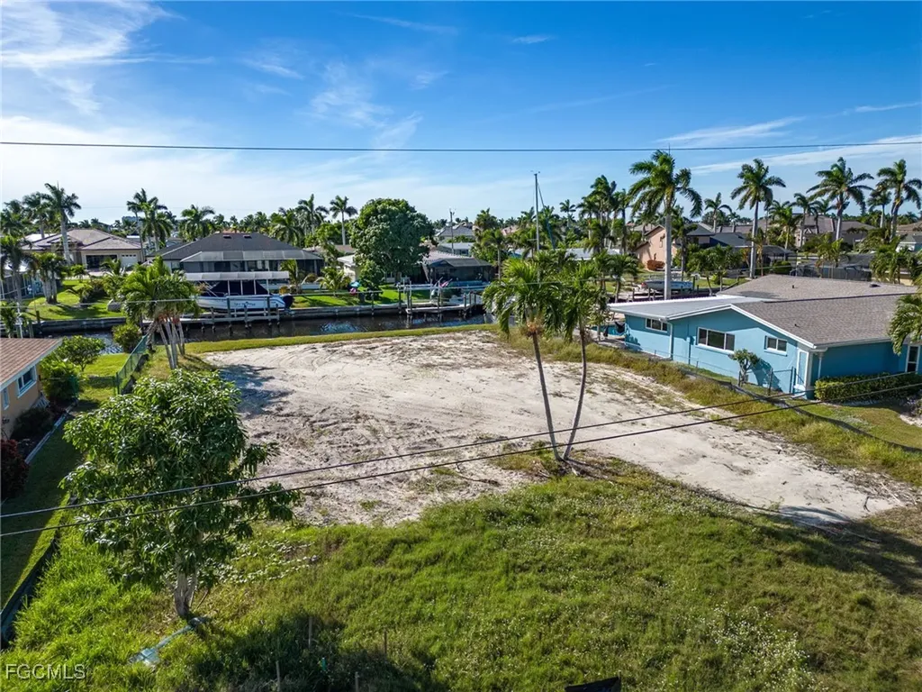 5230 Tamiami Court Cape Coral FL 33904