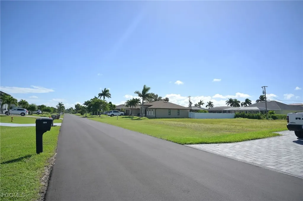 1910 SW 40th Street Cape Coral FL 33914