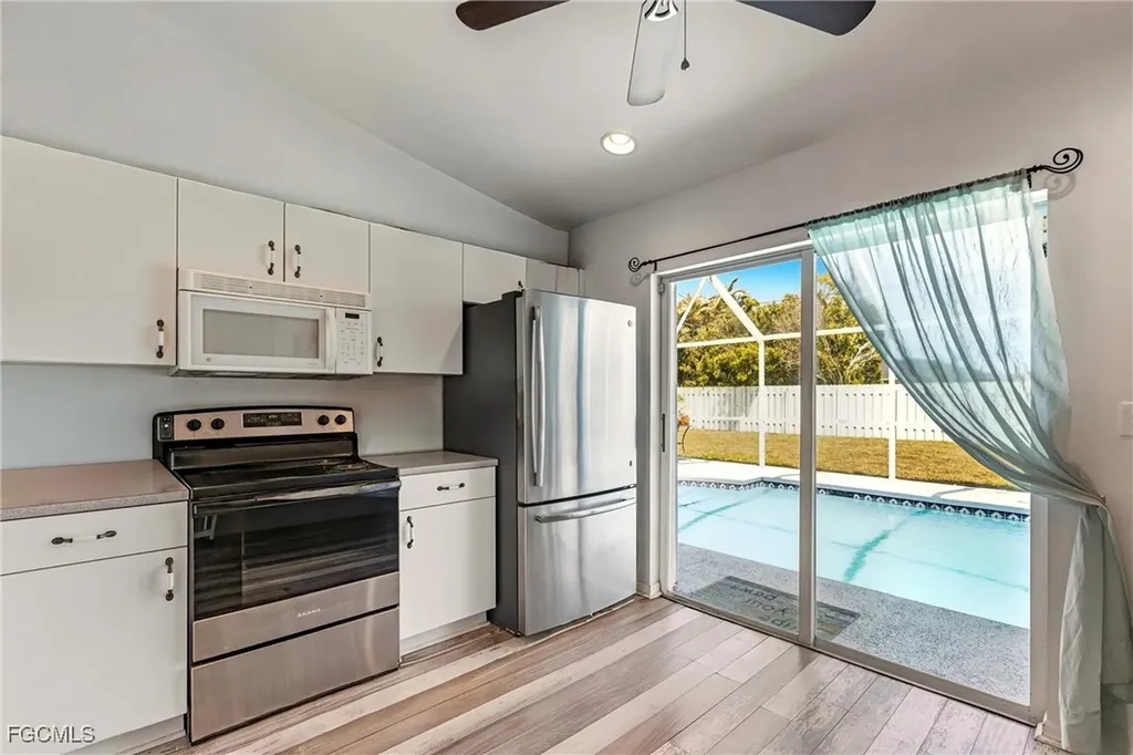 513 SE 27th Terrace Cape Coral FL 33904