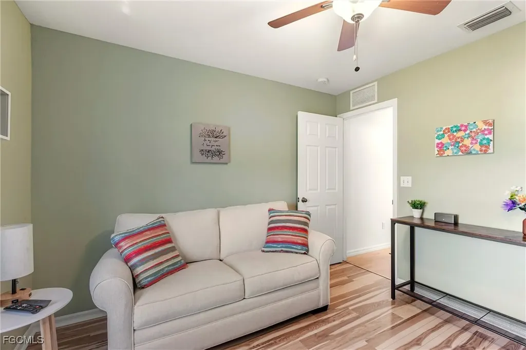 513 SE 27th Terrace Cape Coral FL 33904