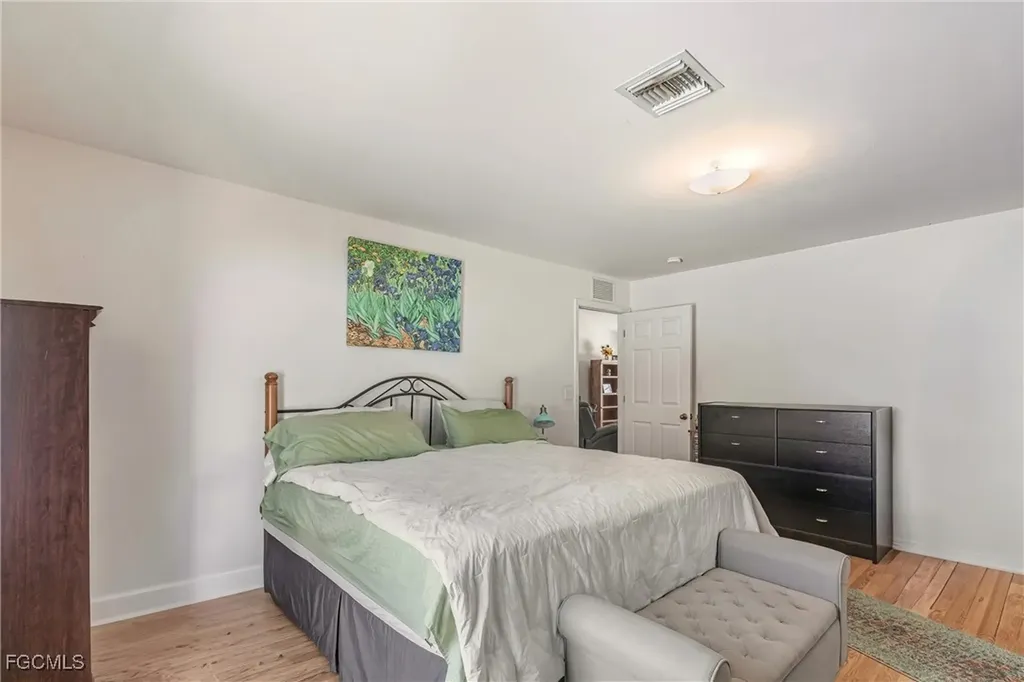 513 SE 27th Terrace Cape Coral FL 33904