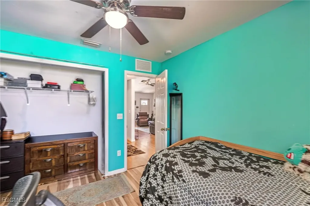 513 SE 27th Terrace Cape Coral FL 33904