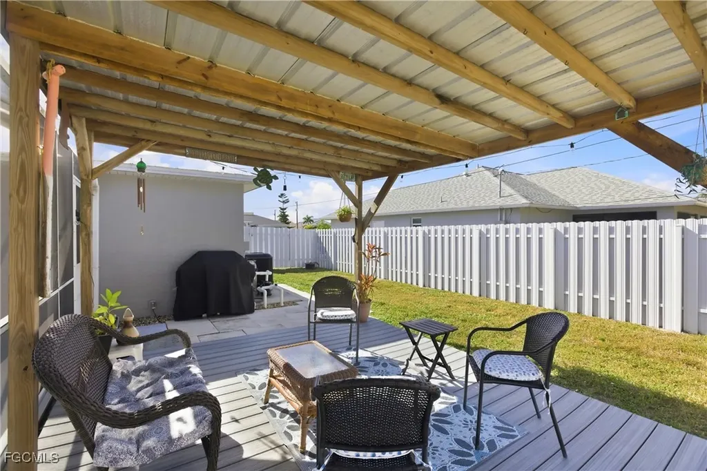 513 SE 27th Terrace Cape Coral FL 33904