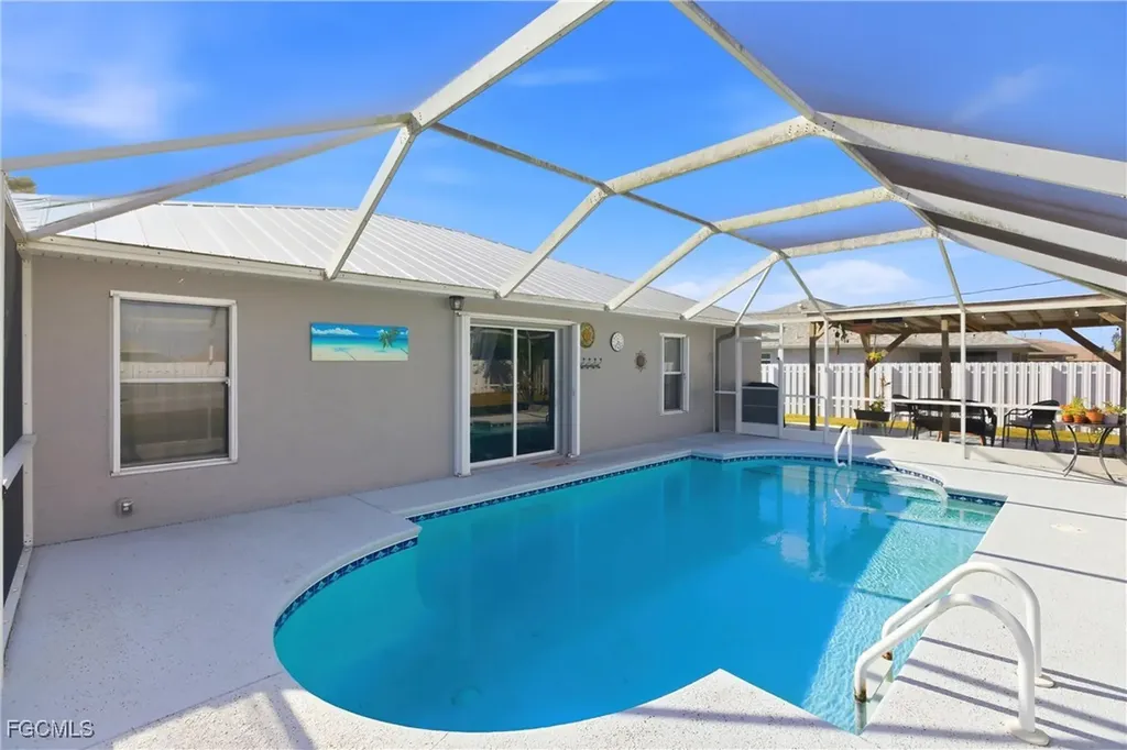 513 SE 27th Terrace Cape Coral FL 33904