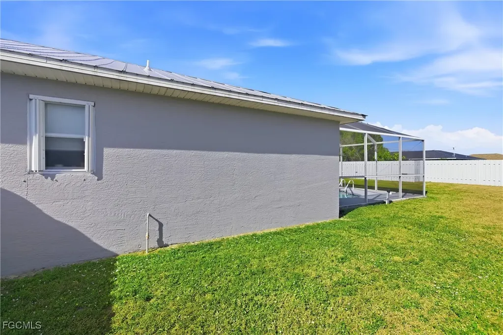 513 SE 27th Terrace Cape Coral FL 33904