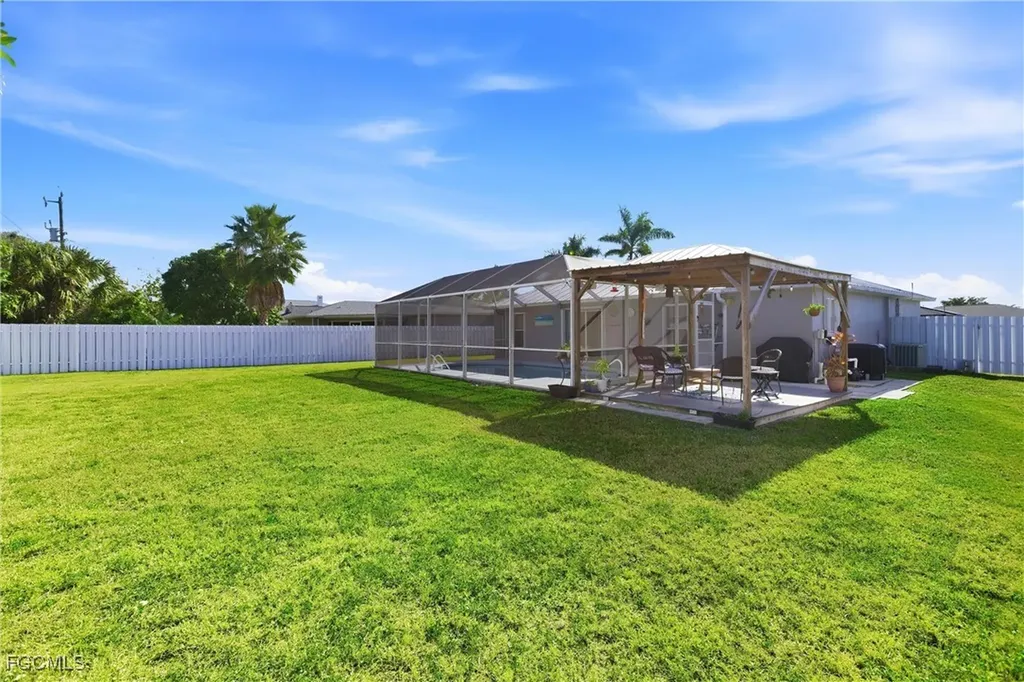513 SE 27th Terrace Cape Coral FL 33904