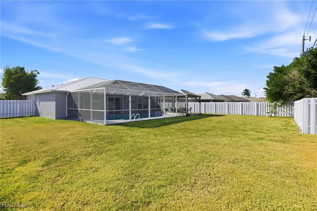 513 SE 27th Terrace Cape Coral FL 33904