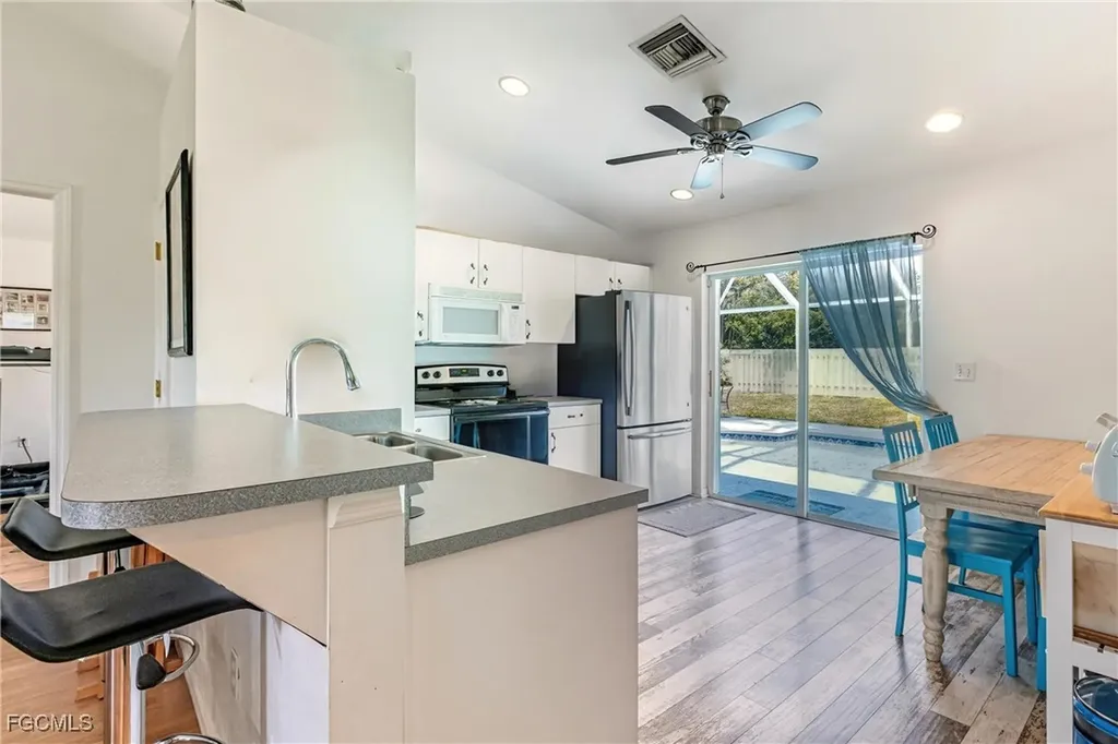 513 SE 27th Terrace Cape Coral FL 33904