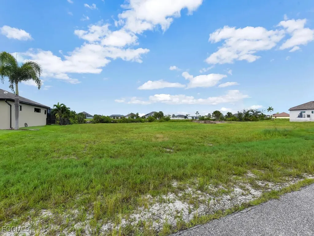 1646 NW 36th Avenue Cape Coral FL 33993