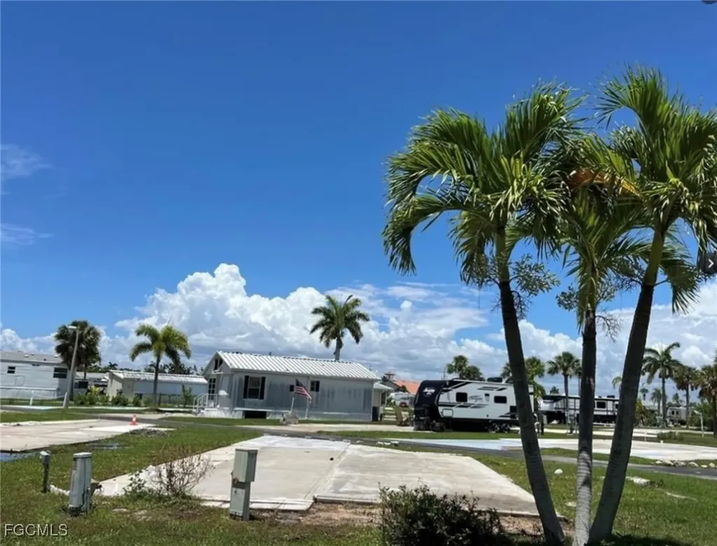 19681 #252 Summerlin Road Fort Myers FL 33908