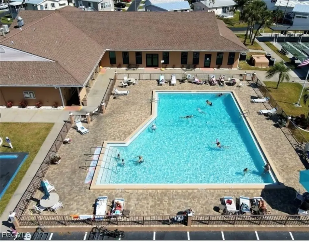 19681 #252 Summerlin Road Fort Myers FL 33908