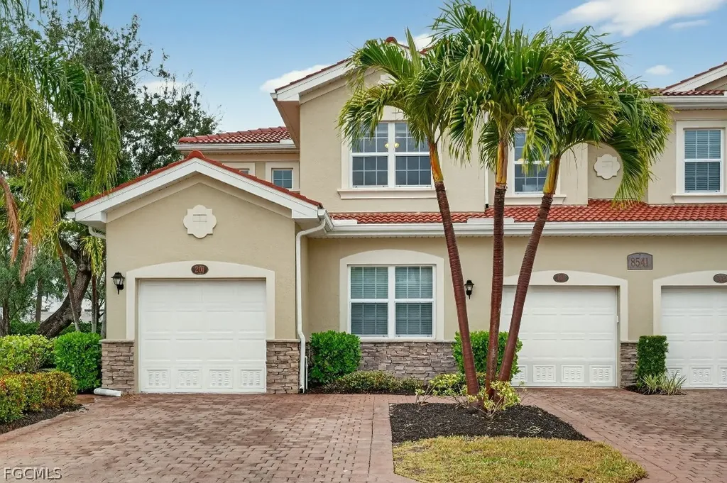 8541 Oakshade Circle Fort Myers FL 33919