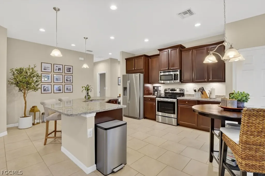 8541 Oakshade Circle Fort Myers FL 33919