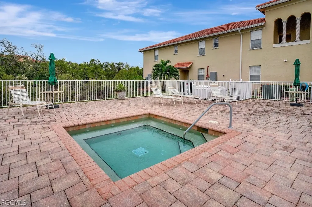 8541 Oakshade Circle Fort Myers FL 33919