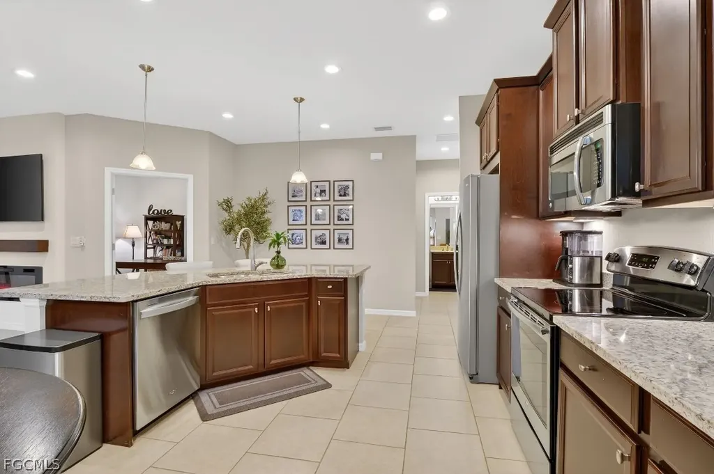8541 Oakshade Circle Fort Myers FL 33919