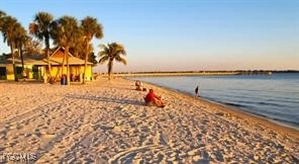 2406 SW 32nd Street Cape Coral FL 33914