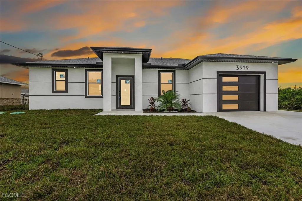 3919 8th Street SW Lehigh Acres FL 33976