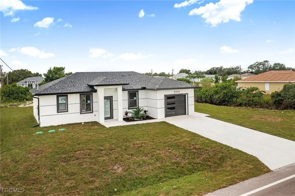 3919 8th Street SW Lehigh Acres FL 33976