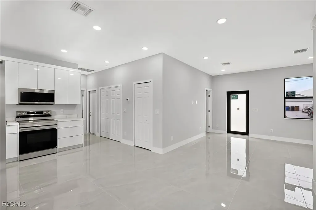 3919 8th Street SW Lehigh Acres FL 33976