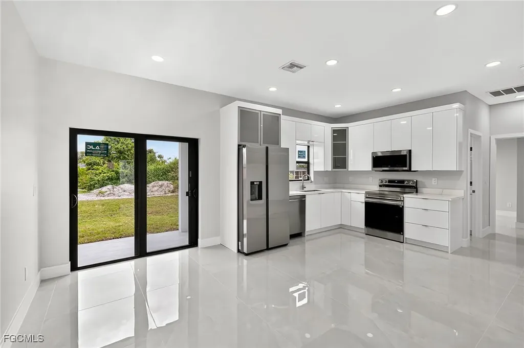 3919 8th Street SW Lehigh Acres FL 33976