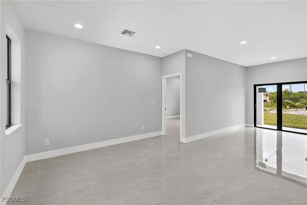 3919 8th Street SW Lehigh Acres FL 33976