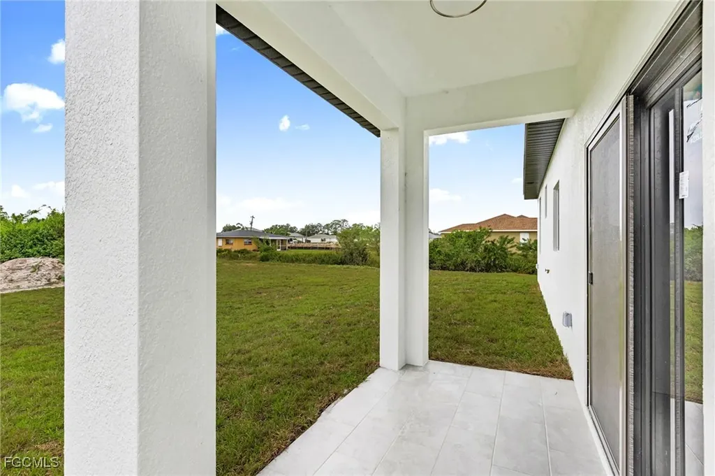 3919 8th Street SW Lehigh Acres FL 33976