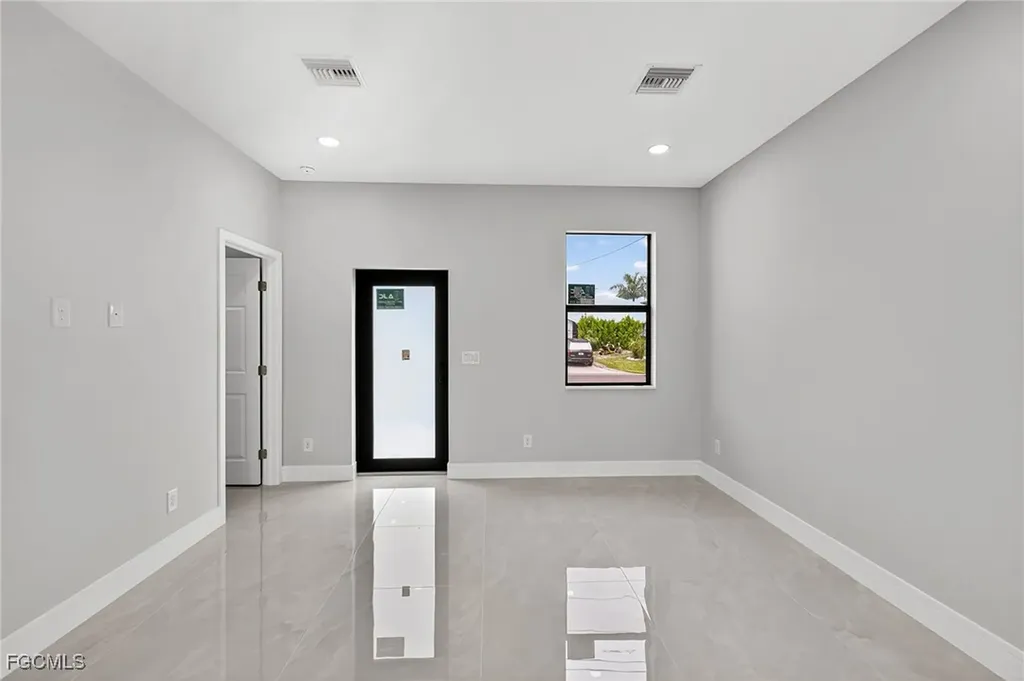 3919 8th Street SW Lehigh Acres FL 33976