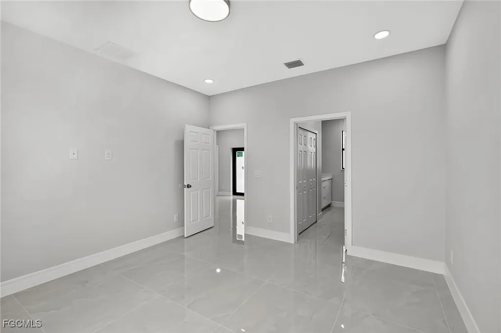 3919 8th Street SW Lehigh Acres FL 33976