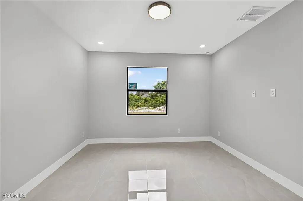 3919 8th Street SW Lehigh Acres FL 33976
