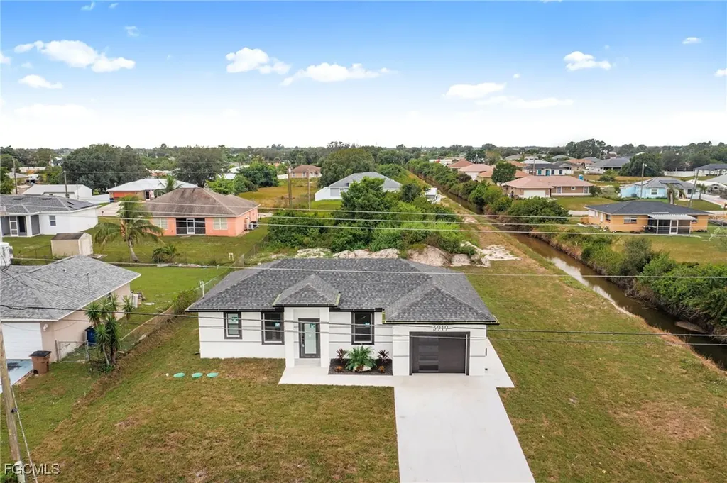 3919 8th Street SW Lehigh Acres FL 33976