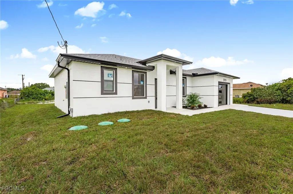 3919 8th Street SW Lehigh Acres FL 33976
