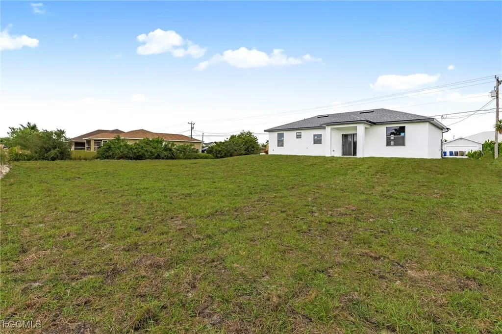 3919 8th Street SW Lehigh Acres FL 33976