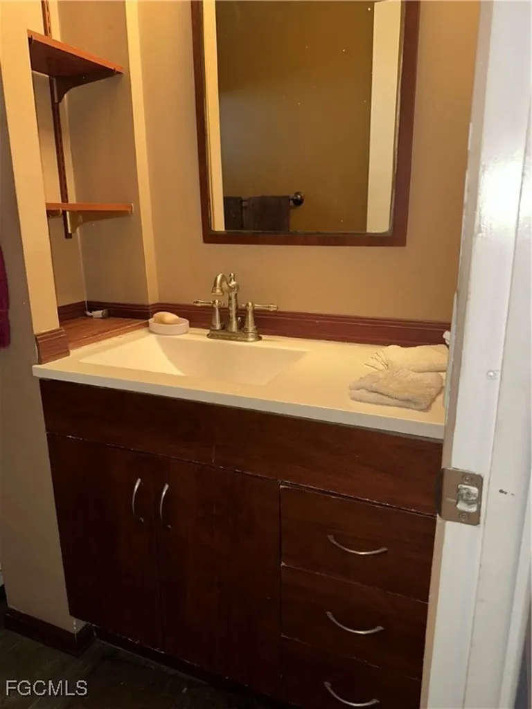 4 Aloe Street Alva FL 33920