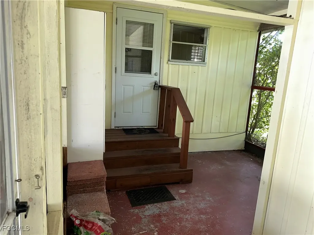 4 Aloe Street Alva FL 33920