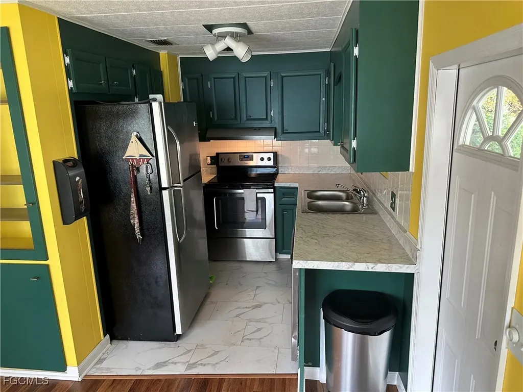 4 Aloe Street Alva FL 33920