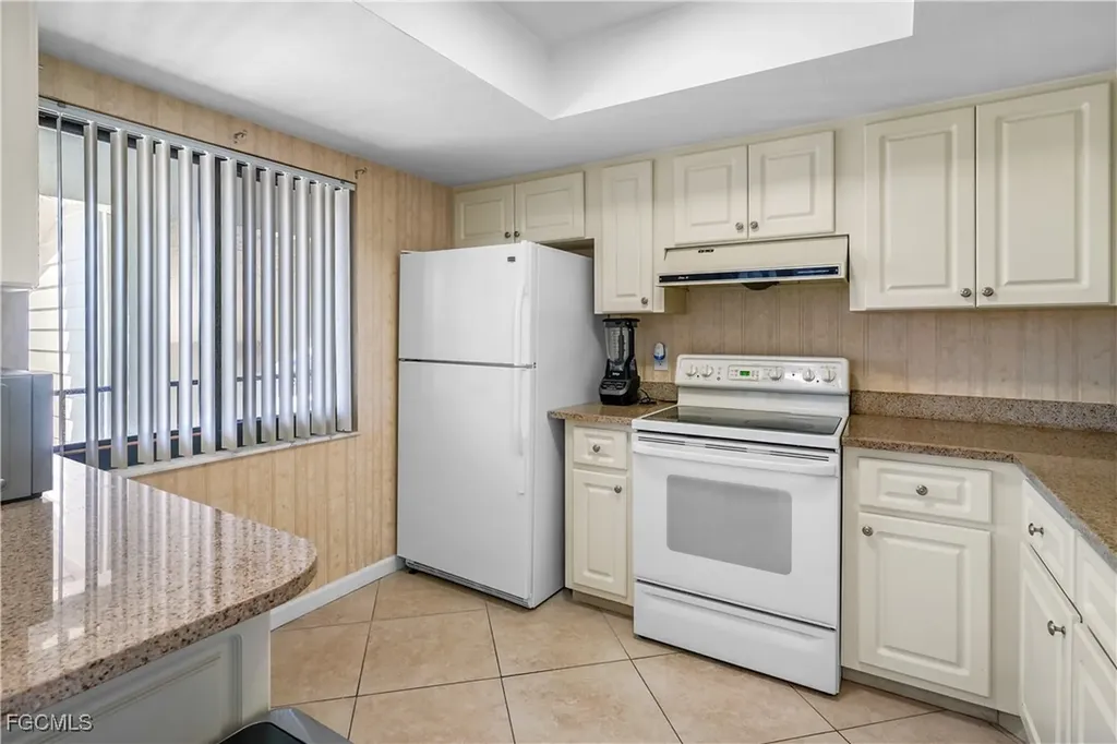 3803 SE 11th Place Cape Coral FL 33904