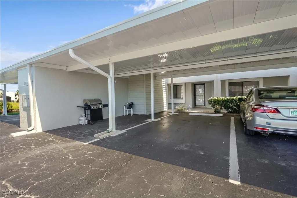 3803 SE 11th Place Cape Coral FL 33904