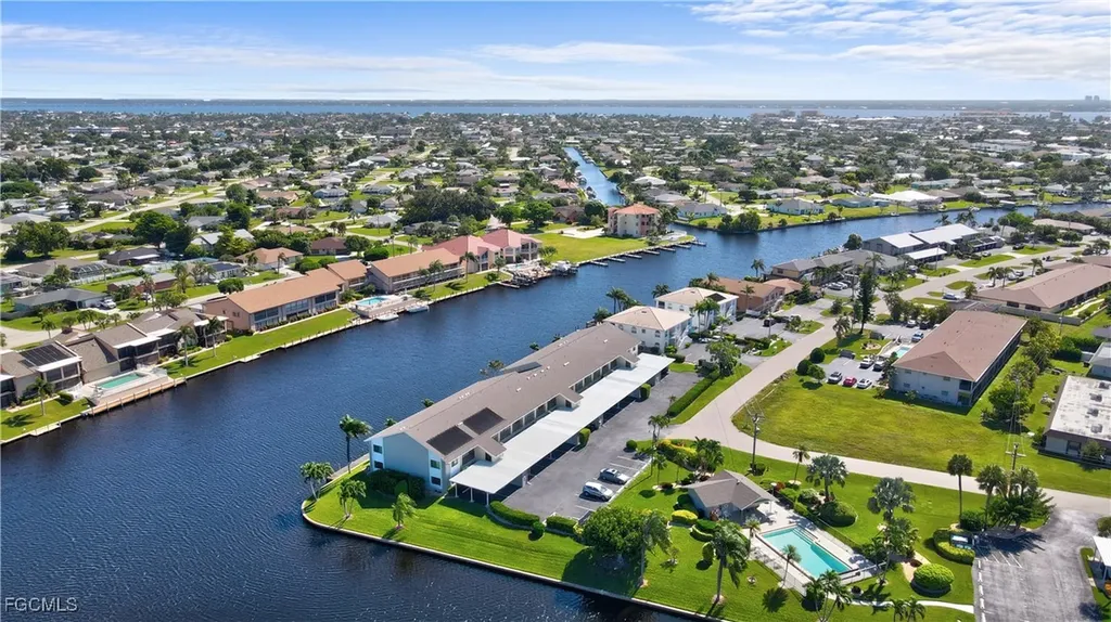 3803 SE 11th Place Cape Coral FL 33904