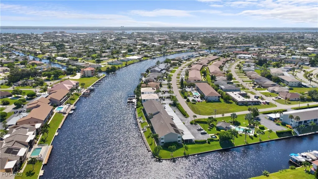 3803 SE 11th Place Cape Coral FL 33904