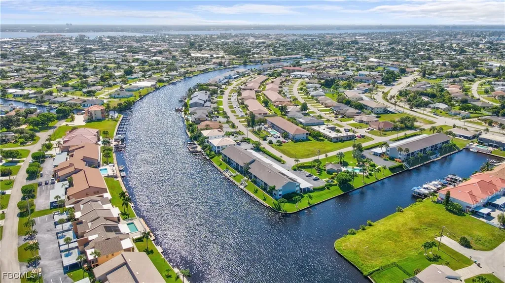 3803 SE 11th Place Cape Coral FL 33904