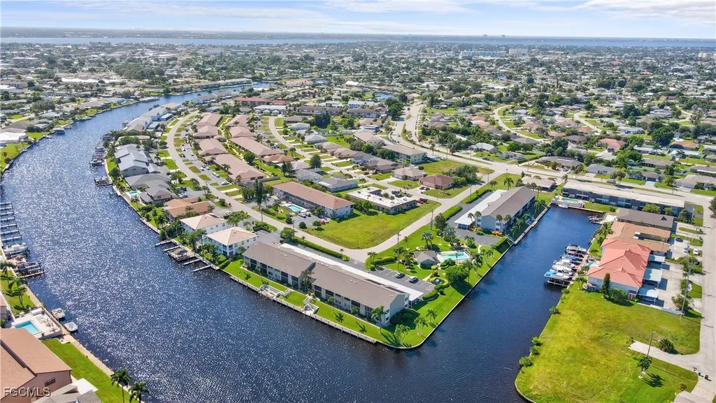 3803 SE 11th Place Cape Coral FL 33904