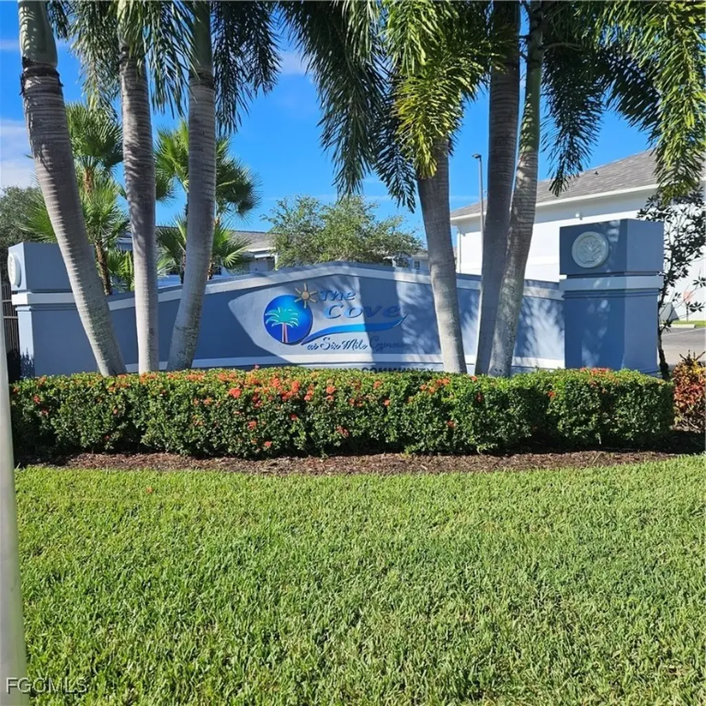 8423 Bernwood Cove Loop Fort Myers FL 33966