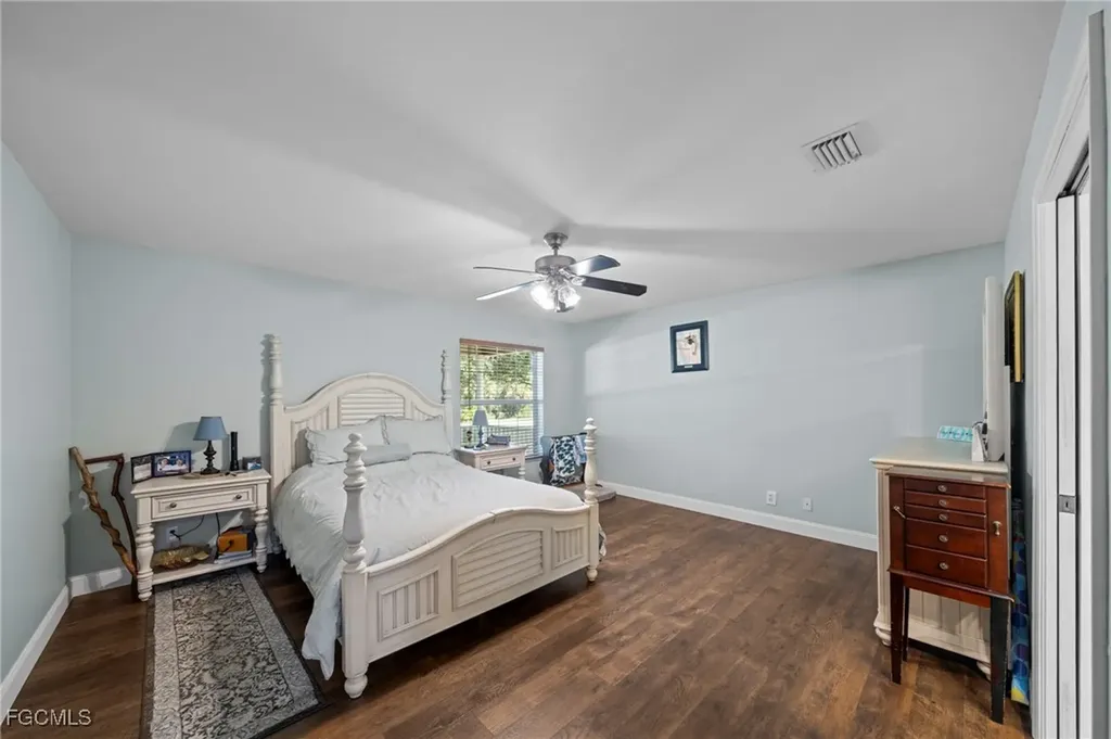 90 24th Avenue NE Naples FL 34120