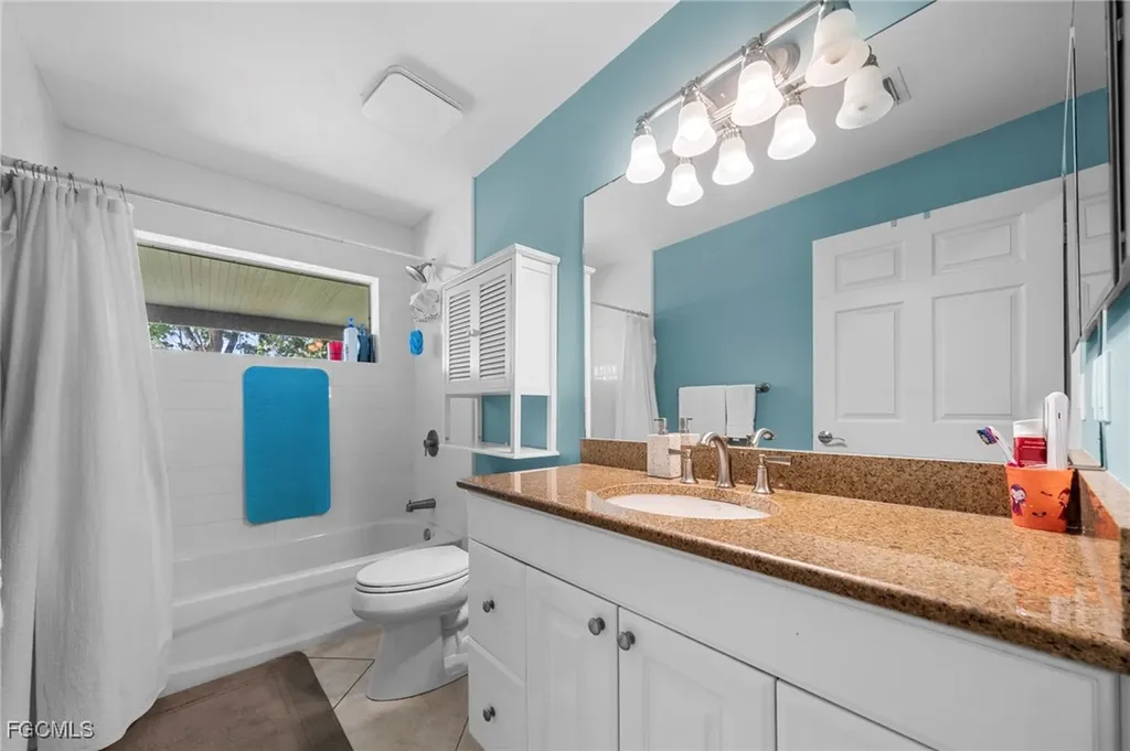 90 24th Avenue NE Naples FL 34120