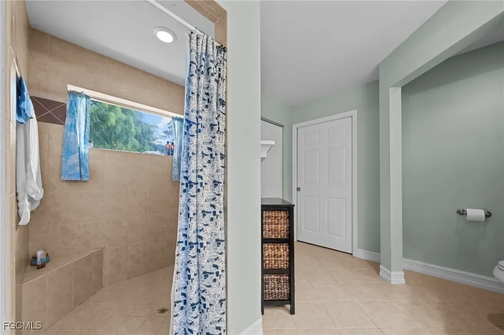 90 24th Avenue NE Naples FL 34120